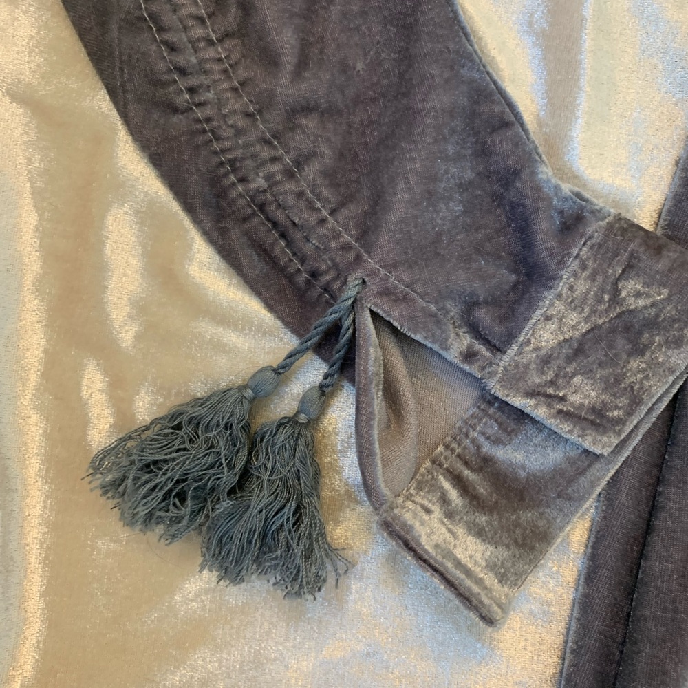 Velvet Duster - Picture 4 of 6